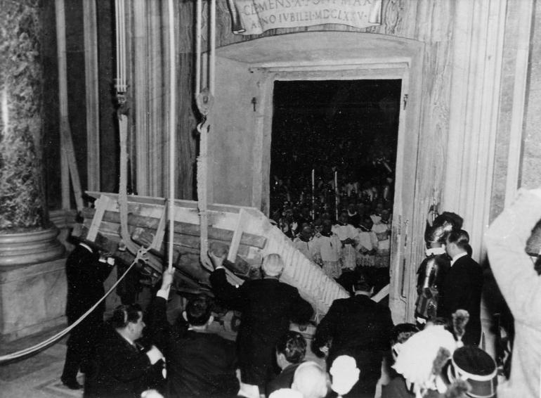 24 décembre 1949, basilique Saint-Pierre, ouverture de la porte sainte