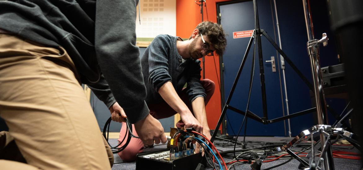 labo-sciences-etudiant-image-son_2019_www.antoineborzeix.fr2407.jpg