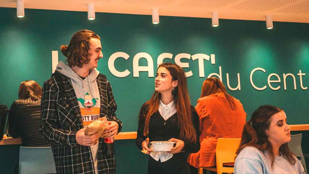 etudiant-cafeteria-faclettres.jpg