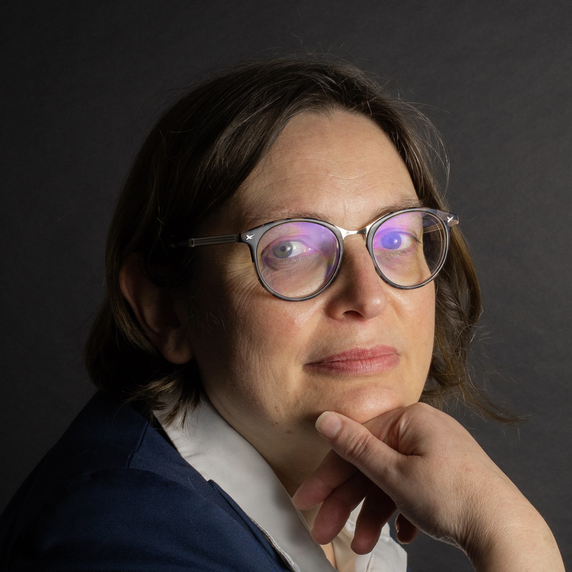 anne_fond_noir.jpg