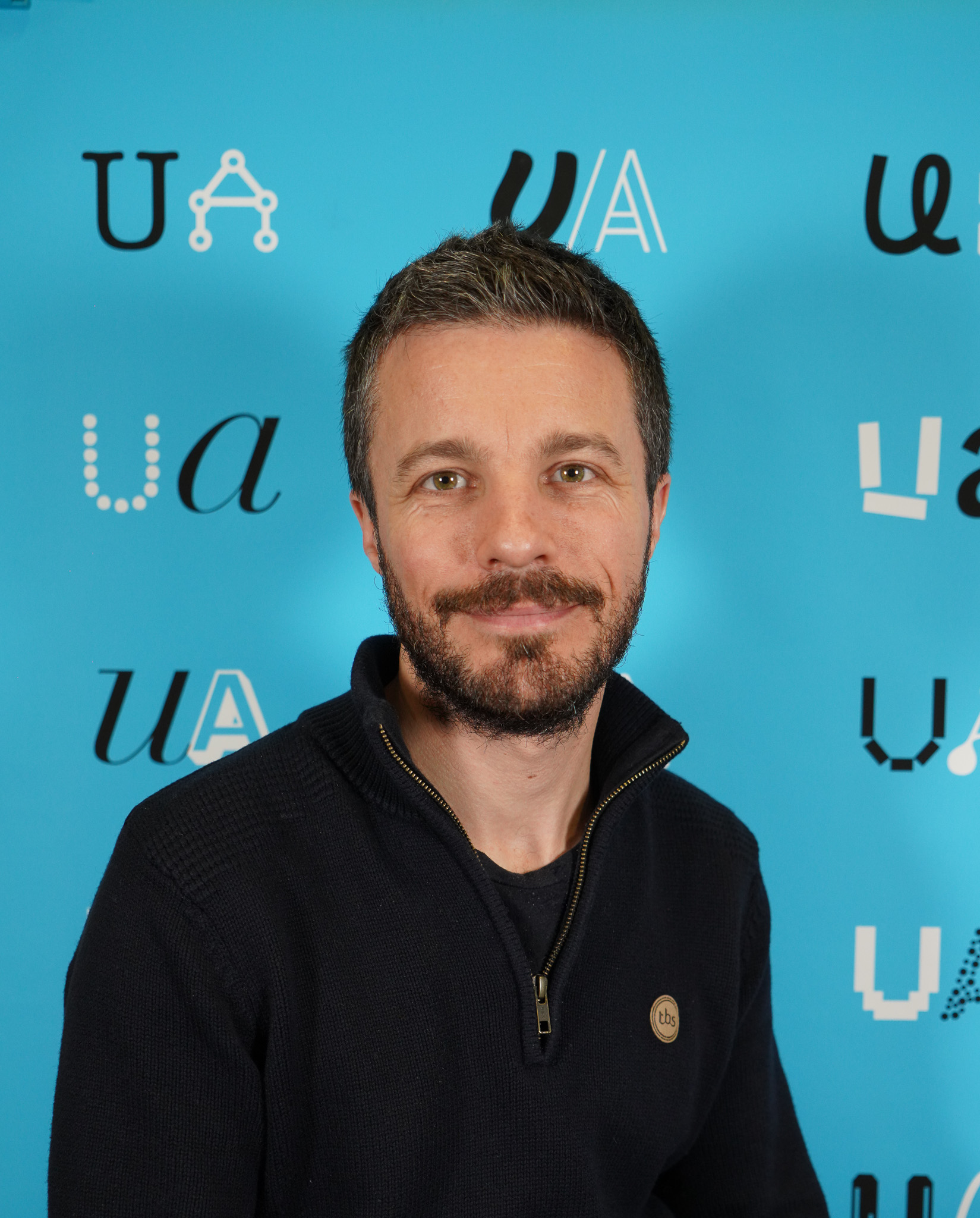 Guillaume Lefebvre Maître de Conférences // Assistant Professor