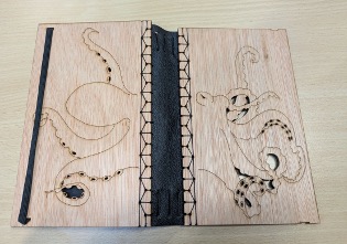 carnet de notes bois et relié avec du similicuir