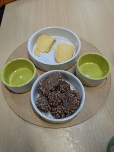 plateau apéro avec bols