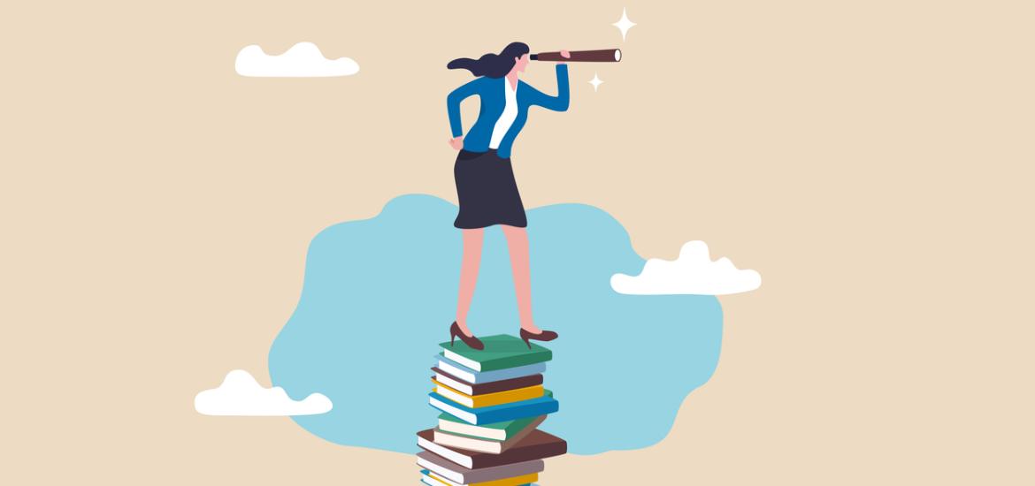 femme sur une pile de livres